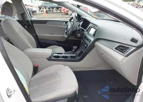 2017 Hyundai Sonata Se z USA, uszkodzony, nr VIN 5NPE24AF2HH469423